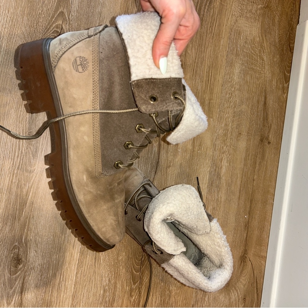 Timberland Women's Taupe Suede Shearling-Lined Lace-Up Winter Boots